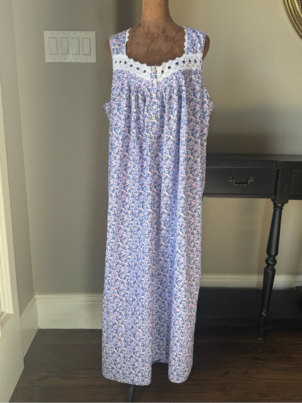 Eileen West XL 100% Cotton Floral Nightgown Lace Ribbon Trim Button Front